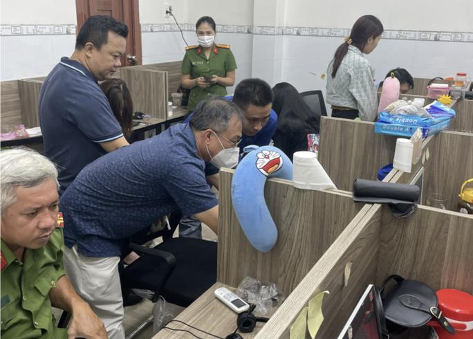 Nhiều cô gái trẻ tham gia băng nhóm đòi nợ thuê, đe doạ nạn nhân - 1