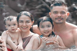 Làm đẹp - Nhan sắc hoàn hảo của gia đình "người đàn bà đẹp nhất Philippines"