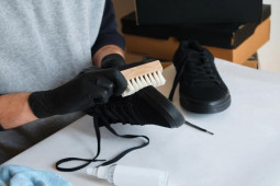 Đàn ông - Cách vệ sinh giày thể thao để chúng trông như mới