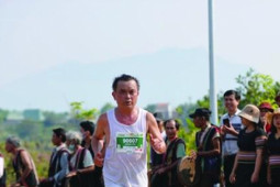 Thể thao - Runner lớn tuổi nhất Tiền Phong Marathon 2023: Sống vui, khỏe, có ích nhờ chạy bộ