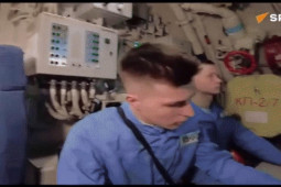 Thế giới - Video: Thủy thủ tàu ngầm "hố đen đại dương" của Nga nhấn nút phóng tên lửa hành trình Kalibr