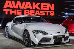 Ngắm xe - Toyota GR 86 Supra lộ diện đi kèm giá bán 3,4 tỷ đồng