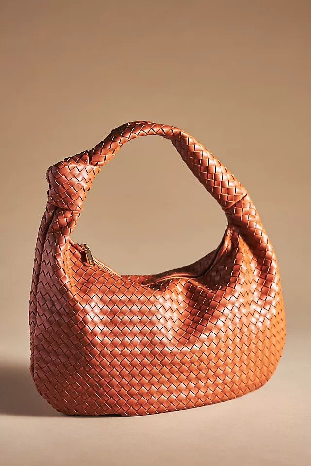 6 xu hướng túi xách mùa xuân bạn cần biết cho năm 2023 - 2