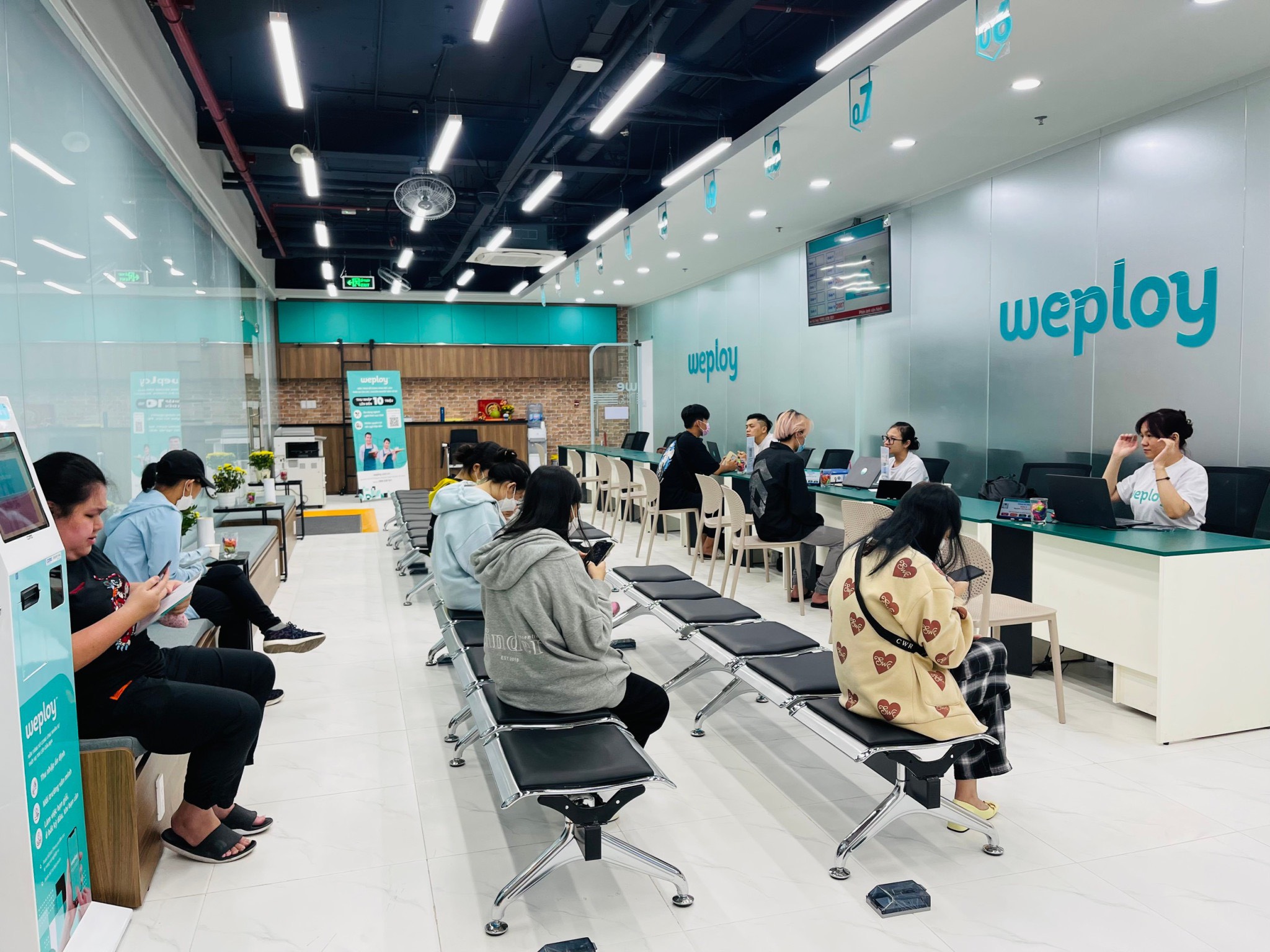 Văn phòng tuyển dụng của Weploy tọa lạc tại Q. Tân Bình, TP.HCM.