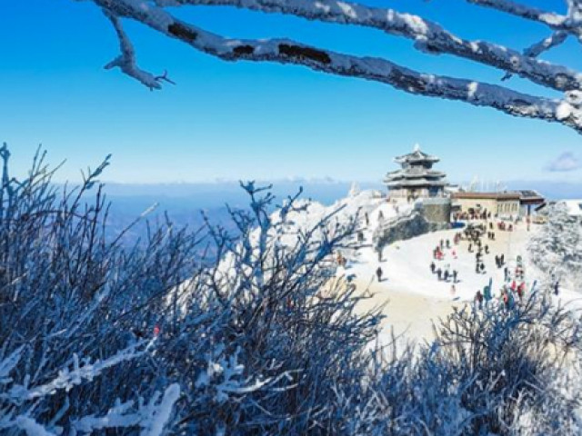 Du lịch - Chinh phục đỉnh Deogyu ngày đầu năm mang lại hạnh phúc và may mắn