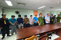 Tin tức trong ngày - Công an TP HCM bắt tạm giam ông Nguyễn Đình Quân