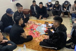 21 con bạc bị bắt giữ trong sới xóc đĩa được cảnh giới nghiêm ngặt