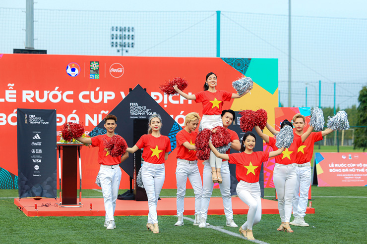 Màn biểu diễn nghệ thuật trong buổi lễ