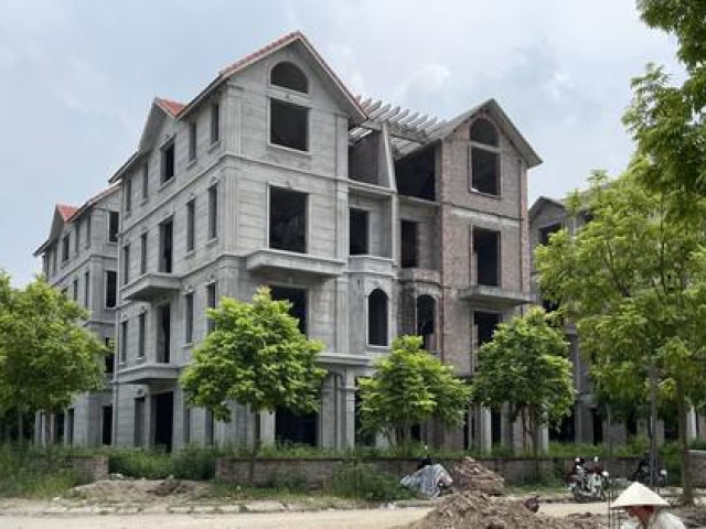 Kinh doanh - Ngân hàng phát mãi nhiều lần, đại hạ giá bất động sản vẫn... ế