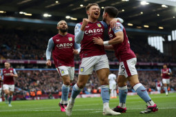 Bóng đá - Video bóng đá Aston Villa - Crystal Palace: Bi kịch phản lưới & thẻ đỏ, bám đuổi Chelsea (Ngoại hạng Anh)