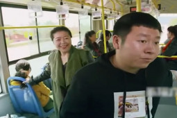 Clip hài hước - Thanh niên móc túi lên nhầm chuyến xe bus và cái kết đắng