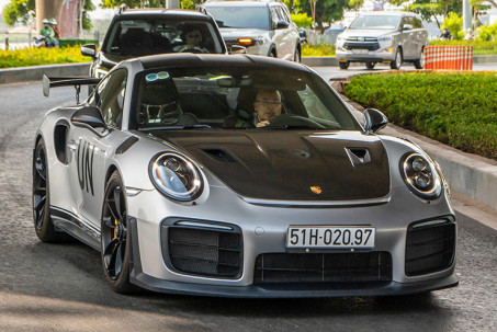 Ông trùm coffee Trung Nguyên mua xe Porsche 911 GT2 RS về chỉ để ngắm