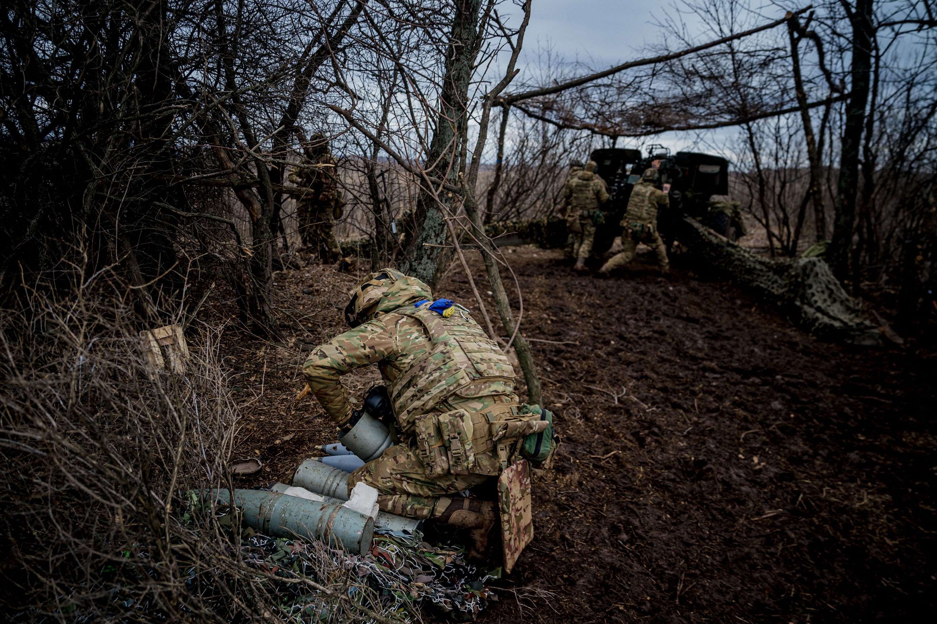 Binh sĩ Ukraine cố thủ ở Bakhmut (ảnh: CNN)