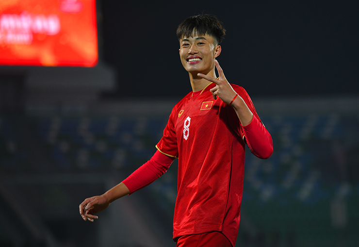 Văn Trường là người hùng của U20 Việt Nam với bàn thắng ấn định chiến thắng 2-1 trước U20 Qatar ở phút 90.