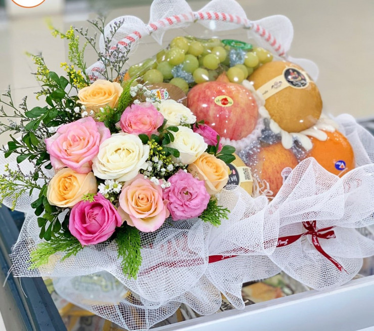 Quà tặng ngày 8/3 độc đáo, loại hoa ‘ăn được’ hút khách - 2