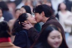 Phim - Tập cuối bùng nổ, khán giả tranh cãi không dứt cái kết của "thầy giáo nghìn tỷ"