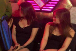 Pháp luật - Nhóm thanh niên nam, nữ làm chuyện "mờ ám" trong karaoke Dấu Ấn