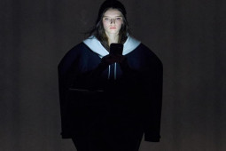 Thời trang - Bộ sưu tập thú vị dành cho những "con nghiện điện thoại"