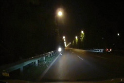 Xe máy - Xe đạp - Clip: Tài xế tốt bụng, chỉ đường cho cô gái đi ngược chiều trên cao tốc