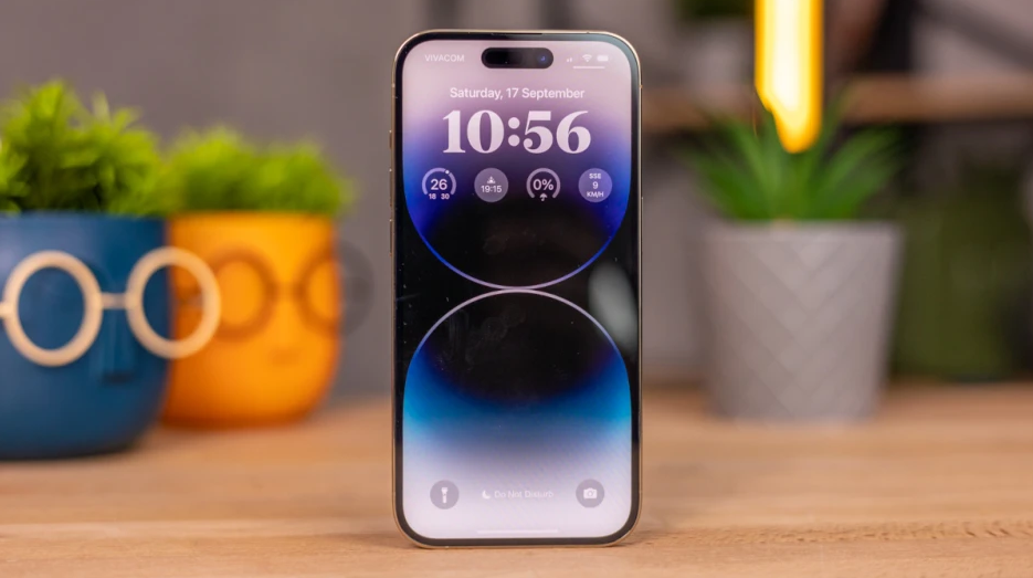 iPhone 14 Pro có màn hình cực sáng.