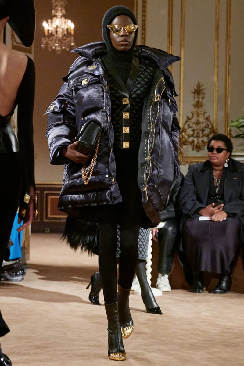 Schiaparelli FW23 đưa nét đặc trưng của nhà mốt trở lại sau BST đầu thú - 17