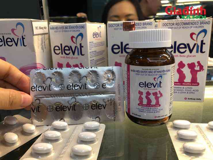 Điểm nhận biết thứ 2 là sản phẩm thật có hình thức đóng theo vỉ, còn sản phẩm giả đóng lọ thủy tinh màu nâu trong.