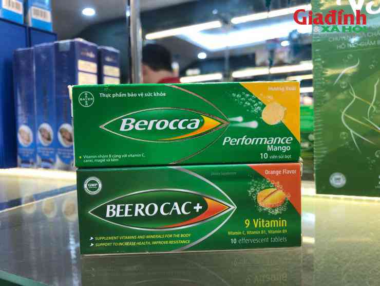 Thực phẩm bảo vệ sức khỏe Berocca và hàng nhái (dưới) có tên nhãn là Beerocac +. Nếu không đặt song song hai sản phẩm này, chắc chắn không ít người tiêu dùng sẽ nhầm lẫn từ thương hiệu đến nhãn hiệu.