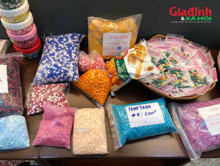 Đây là những viên nang chuyên dùng để điều chế TPCN vừa được lực lượng QLTT Hà Nội phát hiện, thu giữ vào ngày 23/2/2023, tại một căn hộ chung cư cao cấp ở quận Hoàng Mai.