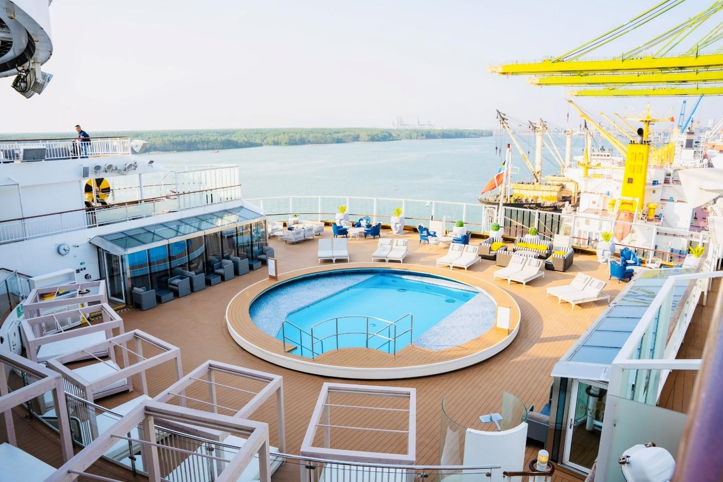 Du thuyền 5 sao “Resorts World One” lần đầu cập cảng Việt Nam - 2