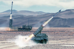 Media - Hệ thống phòng không "khủng" 6 bệ phóng 360 độ khai hỏa, bắn 2 loại tên lửa