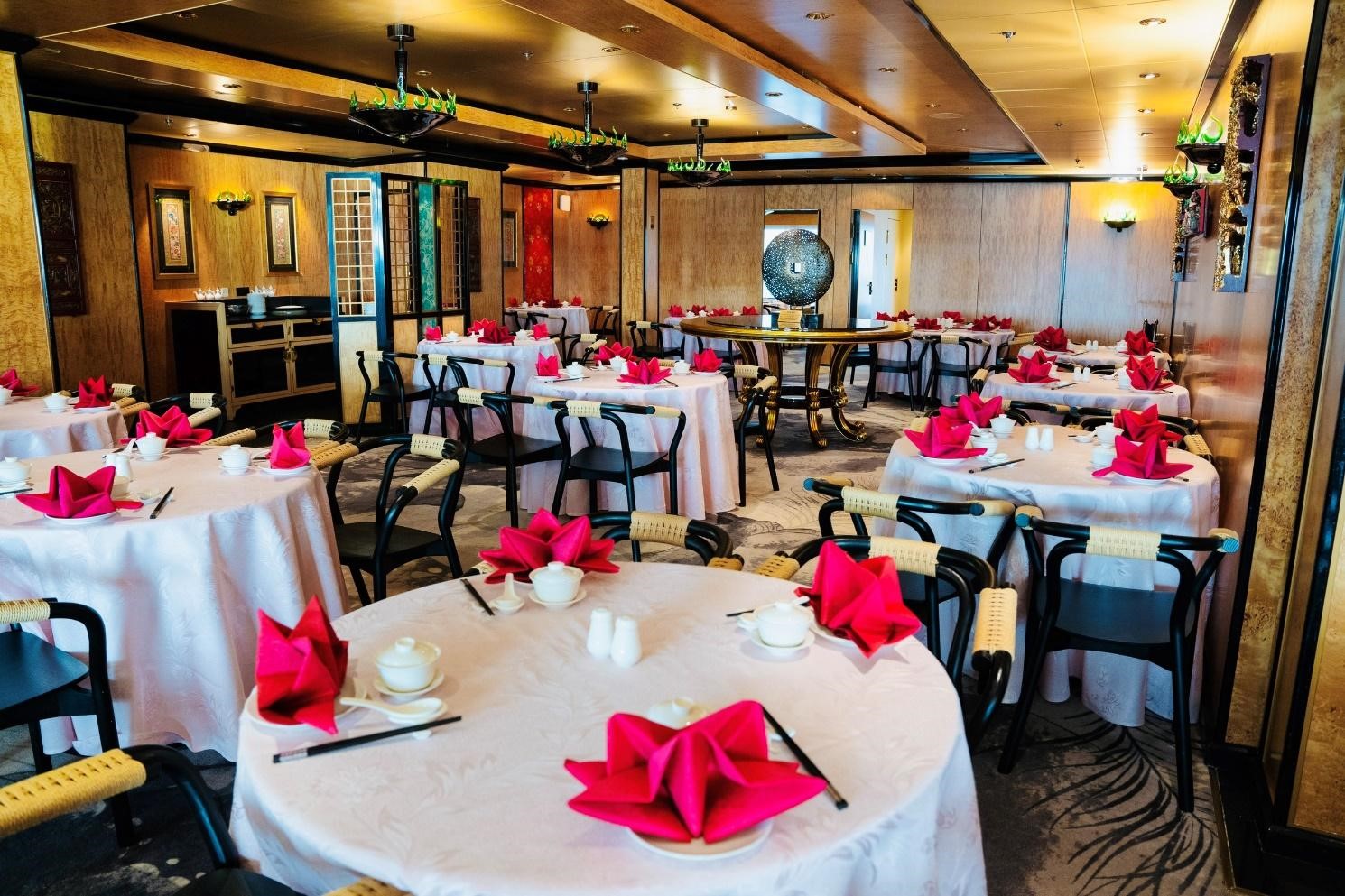 Du thuyền 5 sao “Resorts World One” lần đầu cập cảng Việt Nam - 4