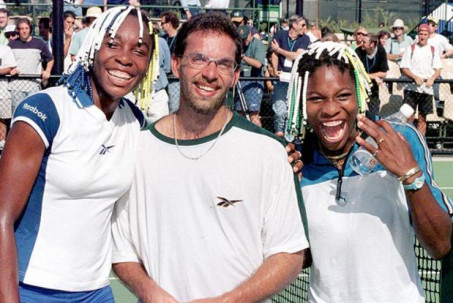 Kinh điển 4 lần nữ đấu tennis với nam: VĐV hạng 203 thắng chị em Serena