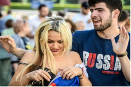 Đàn ông - Đàn ông Nga "khóc ròng" trong ngày Quốc tế Phụ nữ 8/3, lý do ngã ngửa?