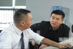 Clip hài hước - Mua hộ vé số trúng thưởng độc đắc, người đàn ông có hành động khó tin