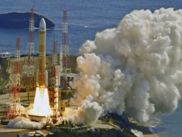 Nhật Bản phát lệnh tự hủy tên lửa sau vụ phóng mới thất bại