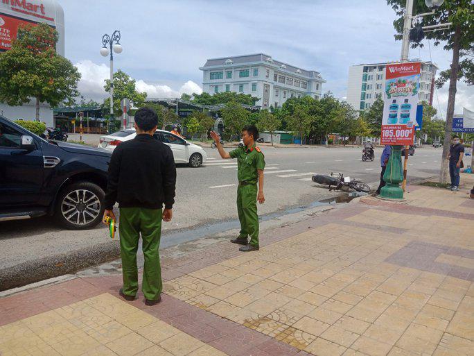 Cơ quan công an dựng lại hiện trường vụ tai nạn