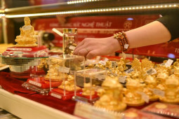Kinh doanh - Giá vàng hôm nay 9/3: "Cá mập" bán tháo gây áp lực lên vàng