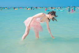 Làm đẹp - Chiêu giữ vẻ nuột nà của "siêu phẩm tạp chí đàn ông" từng gây sốt khi đến Hội An