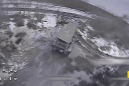 Thế giới - Cơ quan an ninh Ukraine đăng video UAV lao thẳng vào "hỏa thần nhiệt áp" Nga