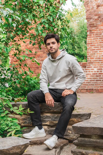 7 cách mặc quần jean đen thật chuẩn - 6