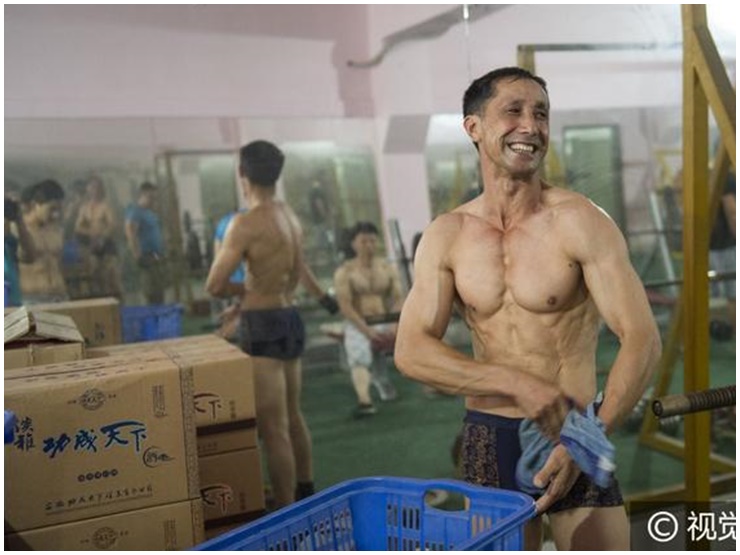 Body và tinh thần tập luyện của ông khiến nhiều người ngưỡng mộ.