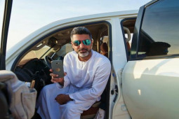 Đàn ông - Mày râu ở đất nước giàu nứt đố đổ vách này thay 8 bộ đồ mỗi ngày, vì sao lại thế?