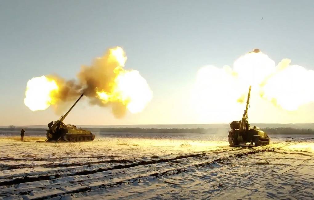 Quân đội Nga nã pháo ở mặt trận Donetsk (ảnh: TASS)