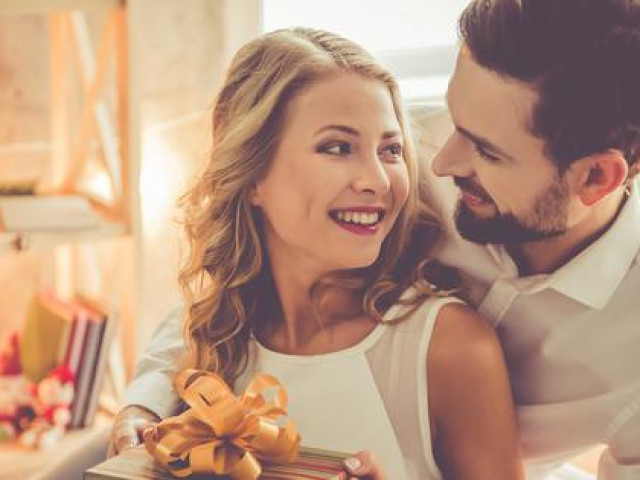 Bạn trẻ - Cuộc sống - Bất ngờ thấy chồng âu yếm chăm sóc gái trẻ ở bệnh viện, vợ chết lặng biết sự thật khủng khiếp