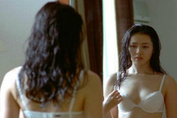 Phim - Nữ sinh "mong manh như hạt mưa" đóng cảnh táo bạo không ngờ