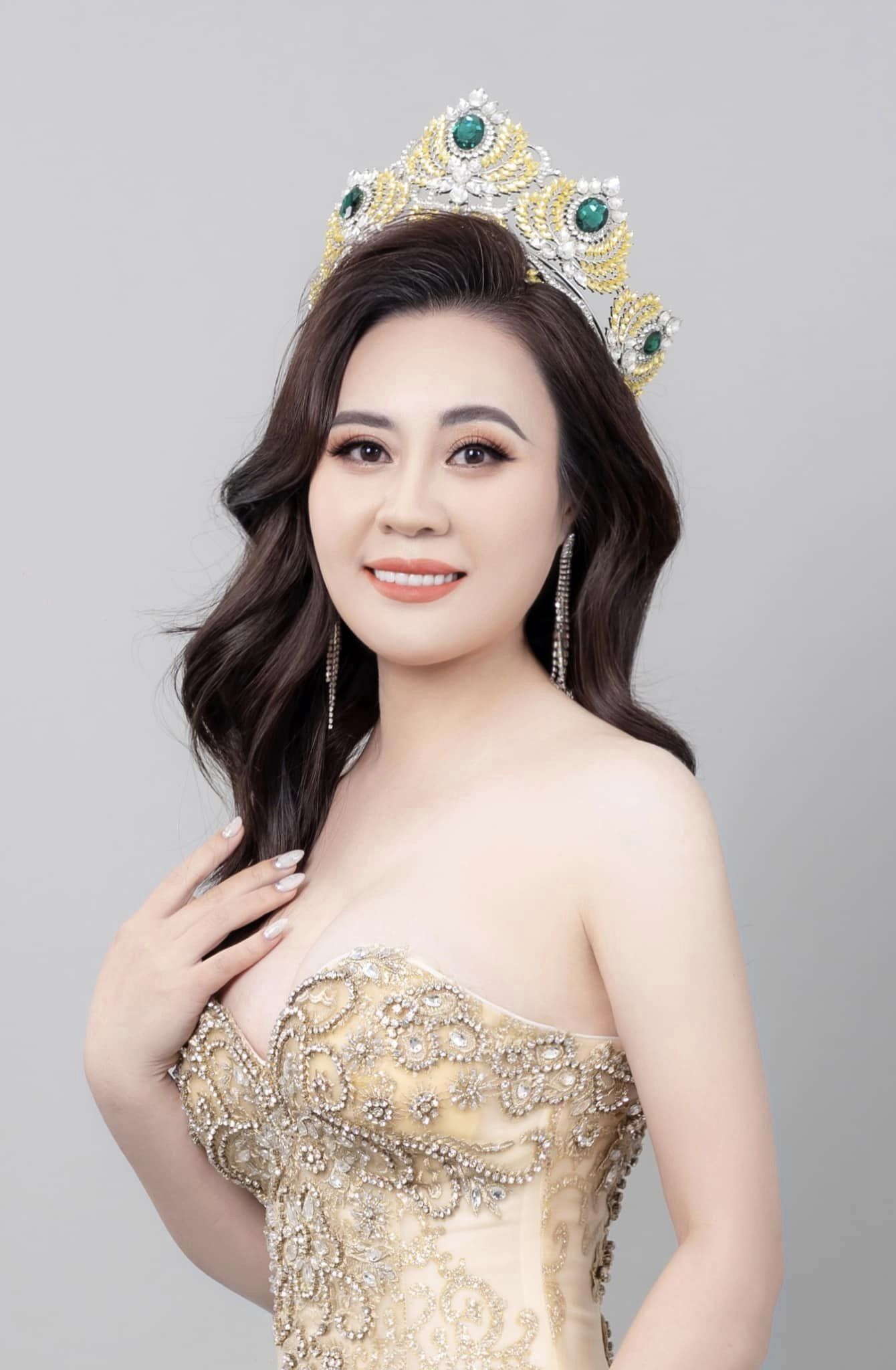 Kim Oanh sau đăng quang Mrs Grand 2022 bất ngờ nhận thêm vai trò mới - 2