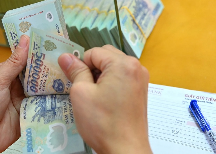 Cả VietinBank và Vietcombank cùng tham gia vào cuộc đua giảm lãi tiết kiệm