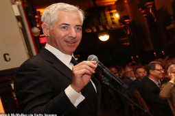 Thế giới - Tỷ phú Mỹ nói chính phủ có 48 giờ can thiệp vụ ngân hàng sở hữu 209 tỷ USD phá sản