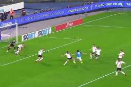 Bóng đá - Truyền nhân Maradona solo 1-đấu-8 gây sốt châu Âu: Man City, Real Madrid phát thèm