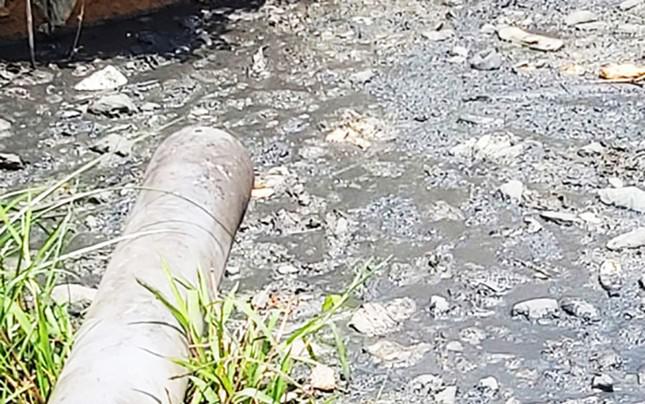 Doanh nghiệp này từng bị xử phạt vì tự đào hố chứa nước thải lộ thiên, nguy cơ gây ô nhiễm môi trường